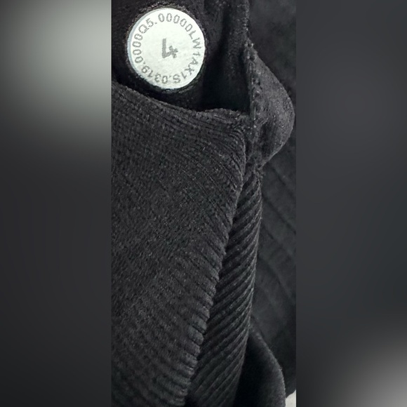 ⭐️Like New⭐️ Lululemon: Women’s Tank Top- Size 4 - Picture 9 of 9